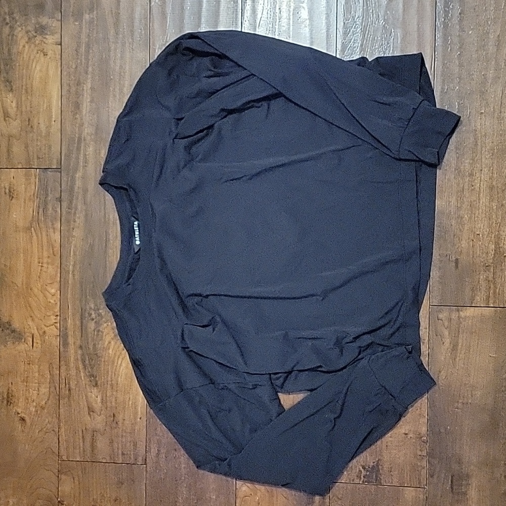 NWOT Athleta cropped long-sleeve workout top, size small